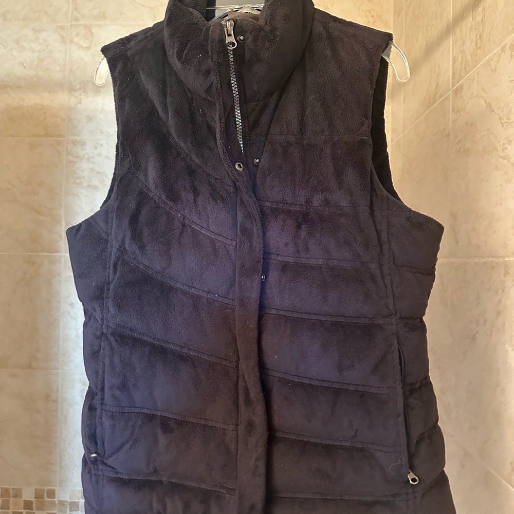 Athleta Women's Black velour Puffer Vest